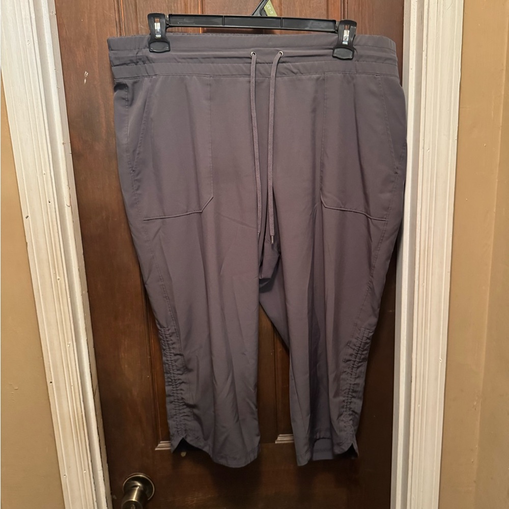 Women’s XXL Dry Tek Gray Capris